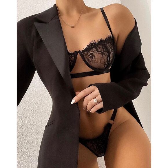 Lingerie    - Picture 1 of 13